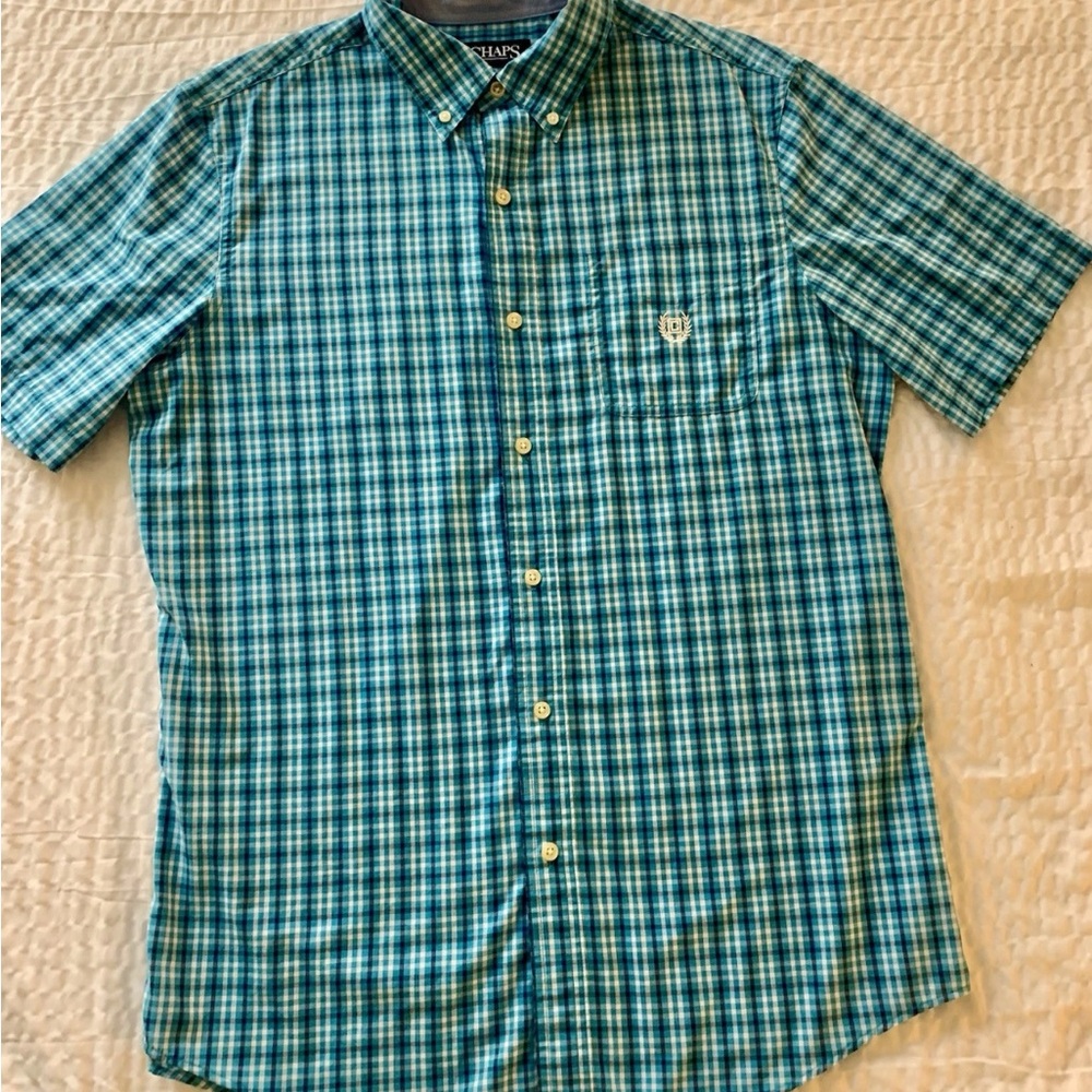 CHAPS men’s size medium, short sleeve button up